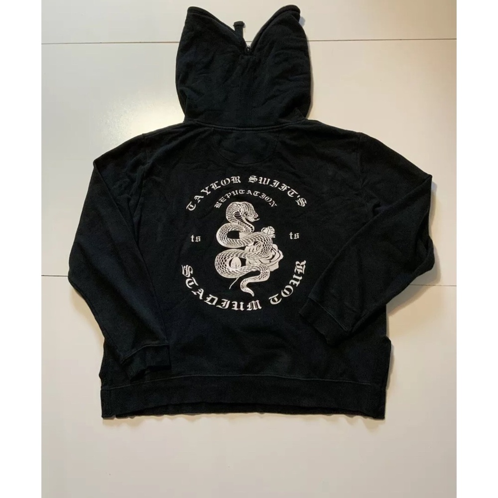 Taylor Swift Reputation Stadium Tour 2028 Concert  Merch Hoodie Sweatshirt Med